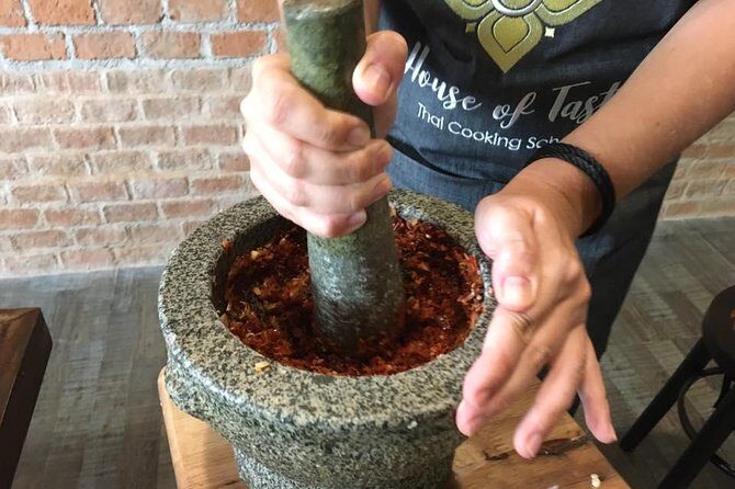 Hands on Thai Cooking Class and Market Tour - The cooking class flow: hands-on, not hand-wavy