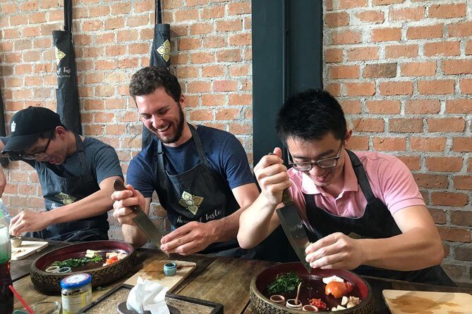 Hands on Thai Cooking Class and Market Tour - What you’ll cook: the fixed menu (and how the dishes fit together)