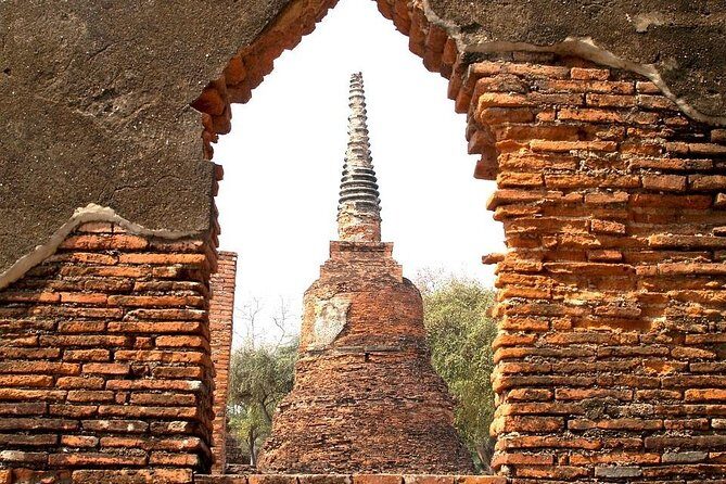 Historical City of Ayutthaya - Unesco Full Day Tour From Bangkok - Wat Mahathat: The Temple That Turns Ruins Into Meaning