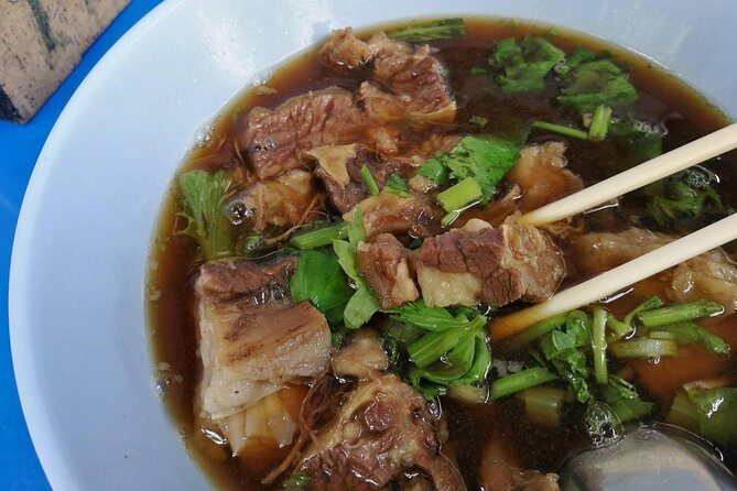 LR-01 TaLad NangLerng, ride along the old town and try local street foods - A bike-and-lunch plan for Talat Nang Loeng