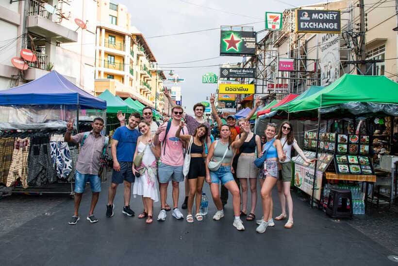 Mad Monkey Bangkok City Session - Walking Tour - Khao San Road Daytime: Snacks and a Better Pace