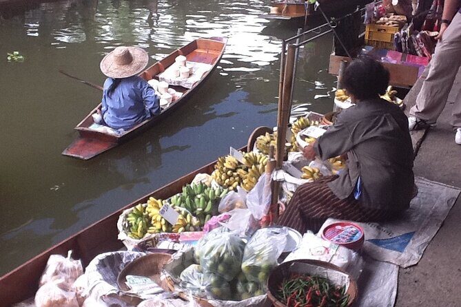 Maeklong & Damnoen Saduak Markets: Railway & Floating Market Tour - Getting the Most Out of Crowds, Cameras, and Boat Time