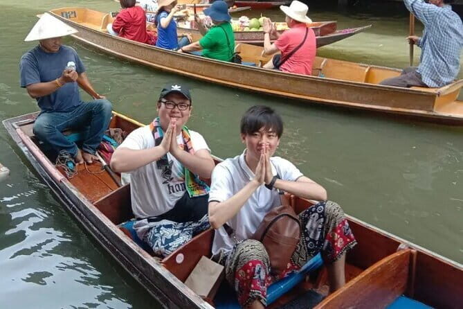 Maeklong Railway and Damnoen Saduak Floating Market Tour - Jodd Fairs night market drop-off: dinner without stress