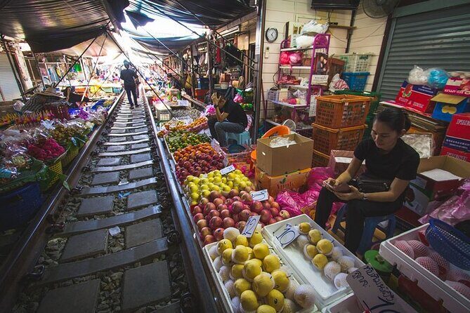 Maeklong Railway Market and Damnoen Saduak Floating Market Tour From Bangkok - The train ride part: why it’s more than a ride