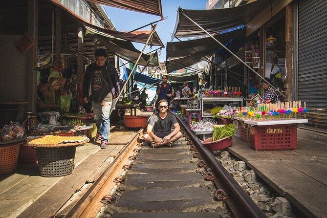 Maeklong Railway Market and Damnoen Saduak Floating Market Tour From Bangkok - Time, crowds, and the reality of market tourism