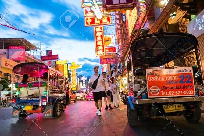 Michelin Guide Street Eats by Tuk Tuk: Bangkok Night Tour - Entering Chinatown After Dark (and Why the Tuk Tuk Matters)