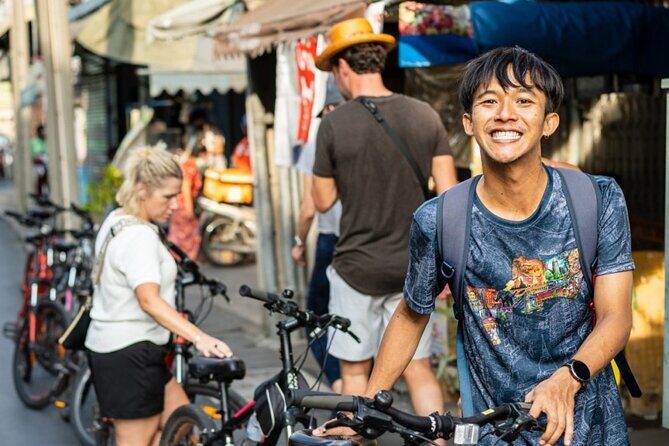 Must-Try: Hidden Bangkok Bike and Food Tour - Small-group riding: what the route feels like