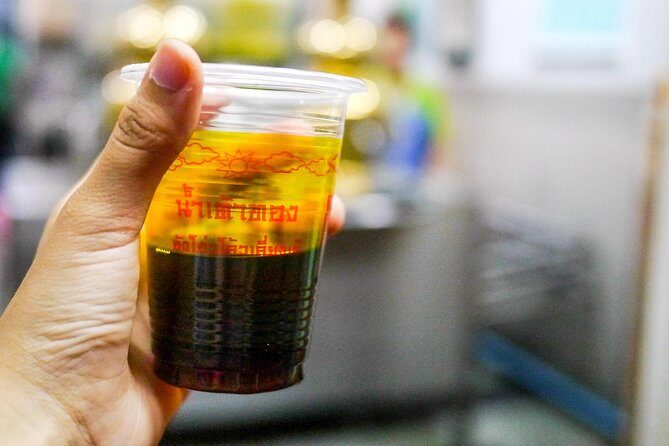 Night Street Food Tour of Bangkok's Chinatown - Getting there and finding your group without stress