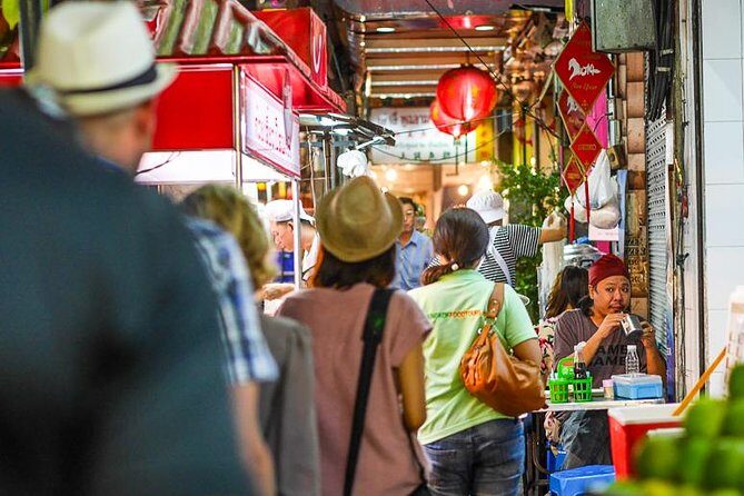 Night Street Food Tour of Bangkok's Chinatown - Wat Tri Mitr and Chinatown landmarks on the route