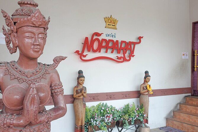 Nopparat’s Traditional Thai Dinner & Dance - Key highlights
