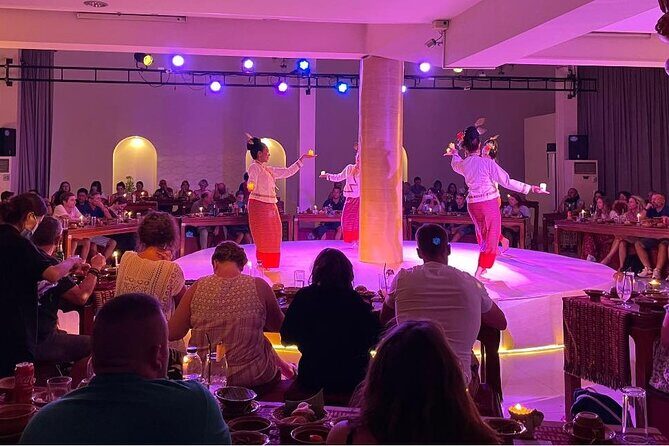 Nopparat’s Traditional Thai Dinner & Dance - Seating around the circular stage: the view tip that matters