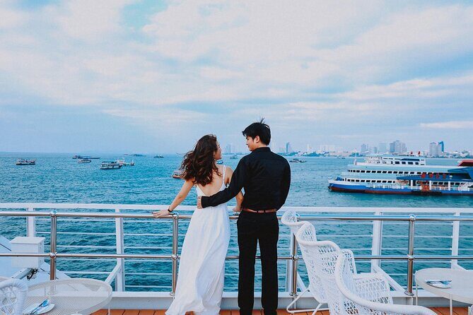 Ocean Sky Pattaya Dinner Cruise with Live Entertainment - Buffet Dinner: Seafood and Thai Favorites That Actually Fill You Up