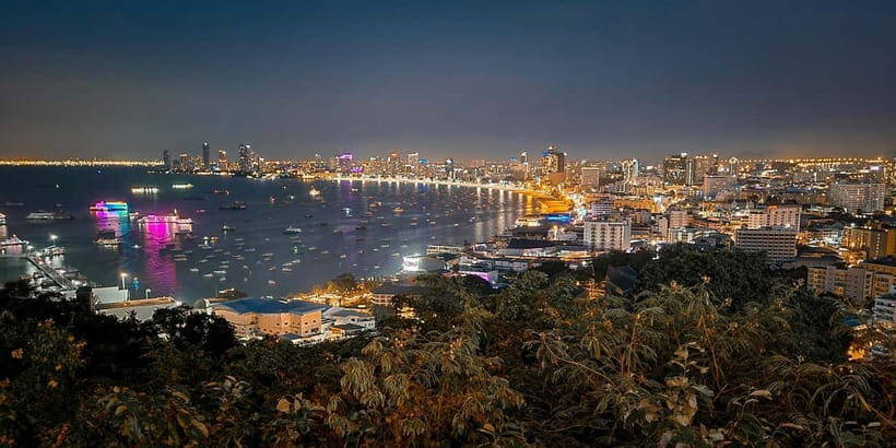 Pattaya: Big Buddha Temple and Night Market Tour - Wat Phra Yai (Big Buddha): Serenity First, Then the Bay Views