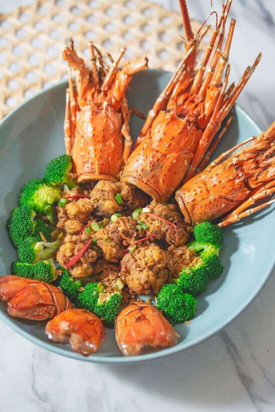Pattaya: King Seafood Buffet Package - Service Quality and the Dining Mood: What to Watch For