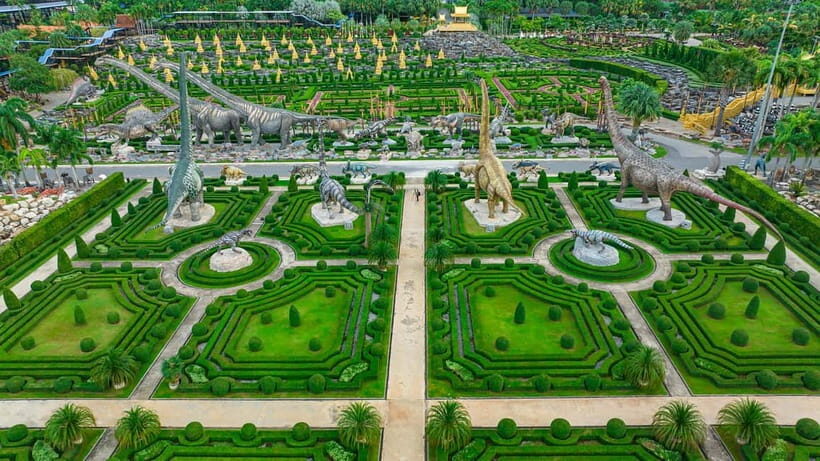 Pattaya: Nong Nooch Tropical Garden Ticket - Dinosaur Valley at Nong Nooch: one ticket, lots of dinosaur sightings