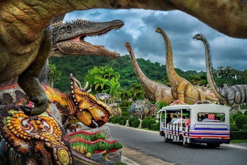 Pattaya: Nong Nooch Tropical Garden Ticket - Elephant shows: what’s included and how to fit it