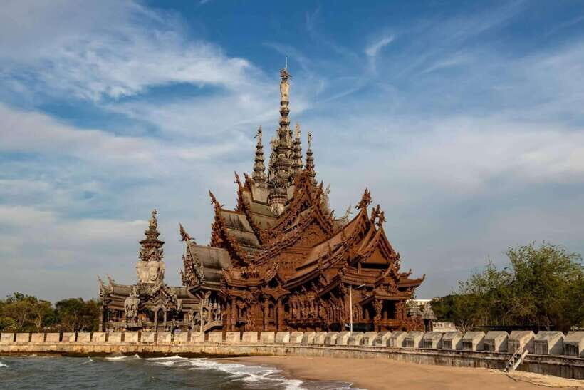 Pattaya: The Sanctuary of Truth Entry Ticket with Transfer - The carvings, symbols, and spiritual vibe you’ll actually notice in 2 hours