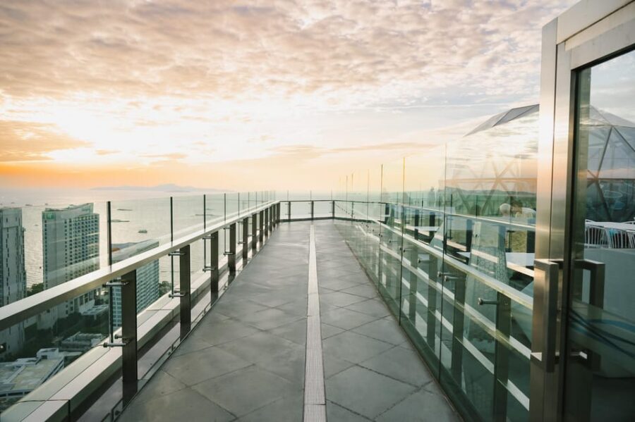 Pattaya: The Sky 32 at Grande CentrePoint Hotel - Key points before you go