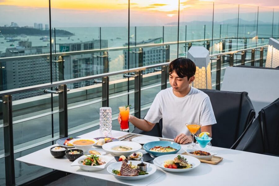 Pattaya: The Sky 32 at Grande CentrePoint Hotel - The menu: Thai–international fusion that doesn’t leave you guessing