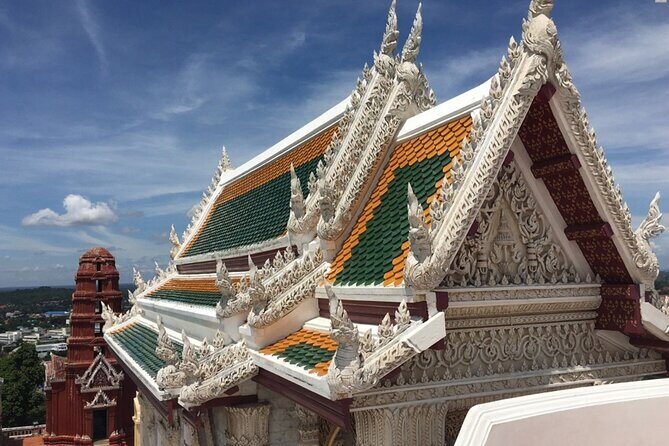 Petchaburi Highlights Khao Luang Cave, Palaces & Temples Group Tour from Hua Hin - Wat Mahathat Worawihan: The 42m prang that anchors the city stop