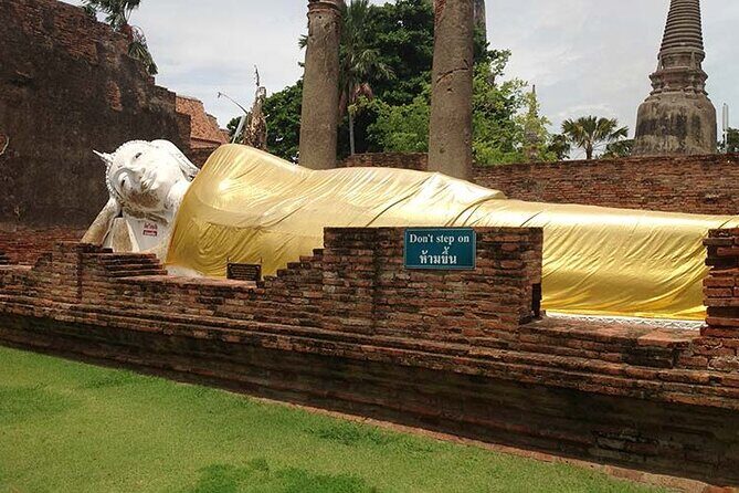 Private Ayutthaya Day Tour from Bangkok With Lunch - Wat Yai Chaya Mongkol: An Important Temple Still in Use