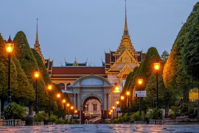 Private Bangkok Night Tour by Tuk Tuk with Dinner - Wat Arun at Night (Temple of Dawn): The Photo Stop You’ll Remember