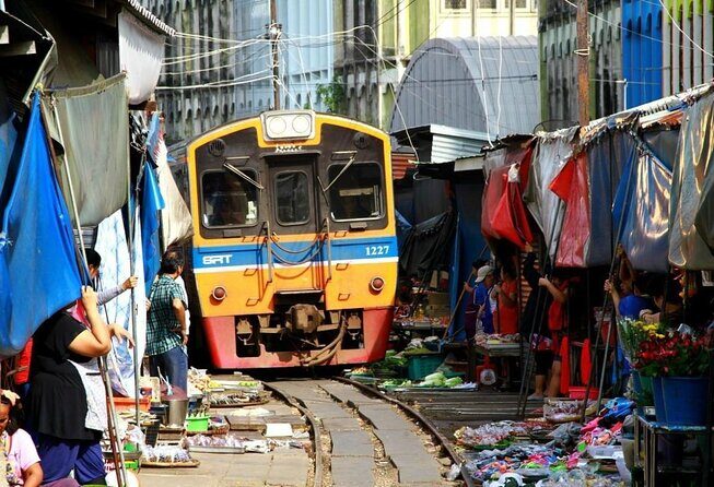 Private Excursion to Maeklong Railway & Amphawa Floating Markets - Key Things You’ll Notice on This Day Trip
