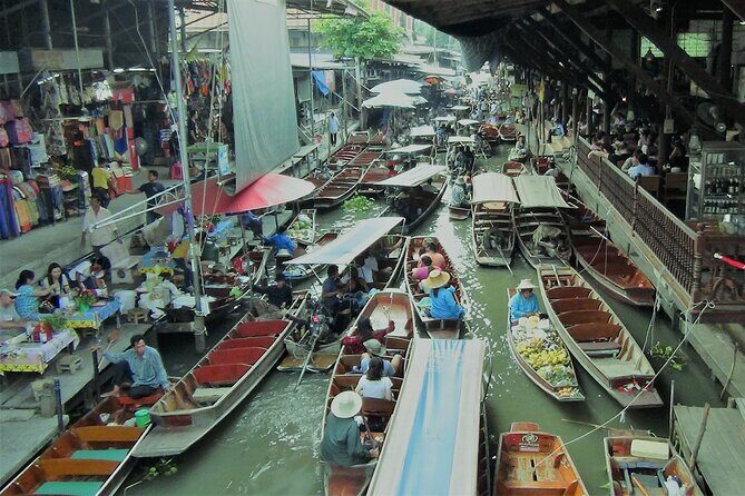 PRIVATE Floating Market + DRAGON Temple + DO like a Local - Sugar Palm Village: palm sugar, family production, and a real home visit