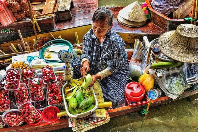 PRIVATE Floating Market + DRAGON Temple + DO like a Local - Damnoen Saduak Floating Market: two views, one canal-world