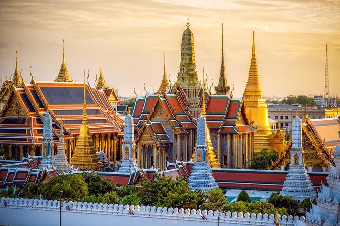 Private & Guided: Bangkok Top 7 Wonders With Local Thai Lunch - Wat Arun (Temple of Dawn): across the river and into the details