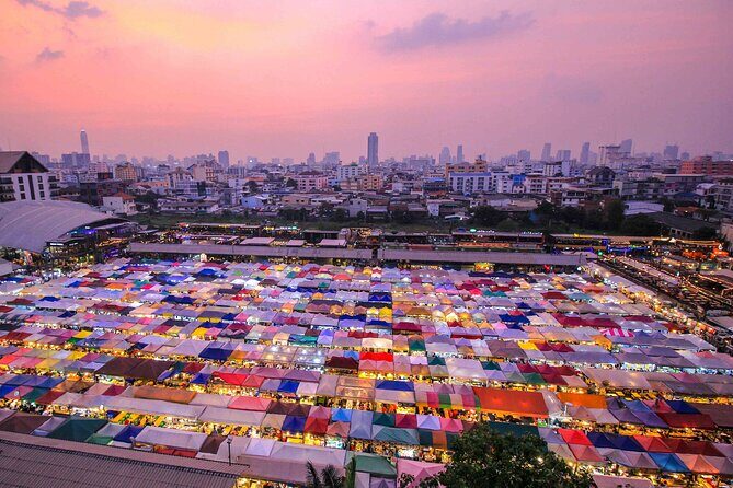 Private Guided Tour to Train Market and Damnoensaduak Floating Market - What to expect from the vibe at each stop