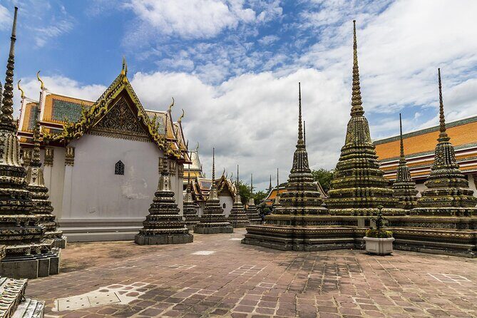Private Half-Day Bangkok City Tour with The Grand Palace - What to expect from your guide and driver (and where to be careful)