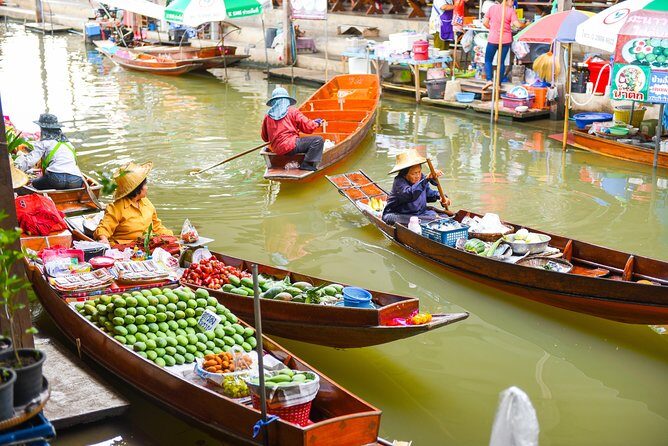 Private Tour: Floating Markets of Damnoen Saduak Cruise Day Trip from Bangkok - The optional close-up experience: when small boats are worth the extra