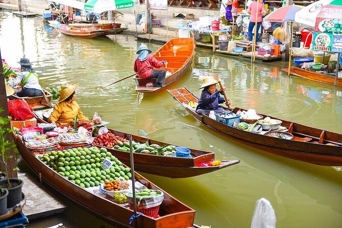 Private Tour: Floating Markets of Damnoen Saduak Cruise Day Trip from Bangkok - Stop in the salt fields: a quick regional detour that adds context