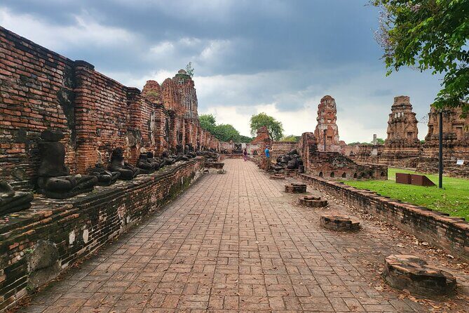 Private tour to Ayutthaya and Boat Tour Heritage Site - The included boat tour: calm water after temple intensity