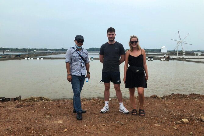 Private tour to Floating & Railway markets (multi-lang: EN ZH ES IT FR DE) - Coconut sugar farm: the quick stop that explains the sweet stuff