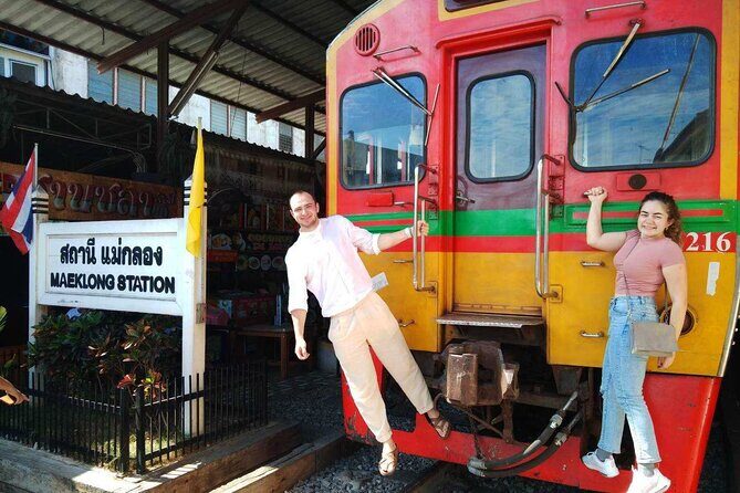 Private tour to Floating & Railway markets (multi-lang: EN ZH ES IT FR DE) - The extra farm or temple stop: choosing your flavor