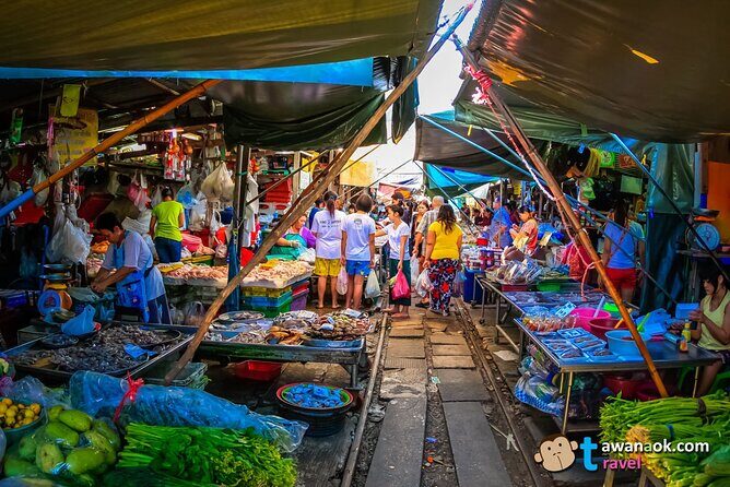 Private Tour to Railway Market and Damnoen Saduak Floating Market - Who should book this private tour?
