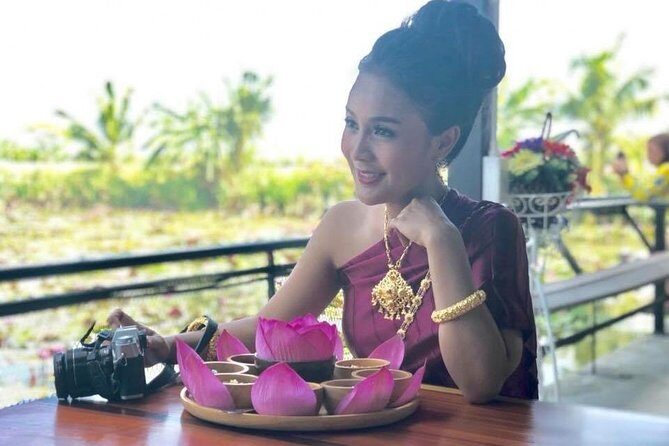 Red Lotus garden market with Thai culture halfday tour - Red Lotus Floating Market: Pink Water Lilies and Slow Boat Time