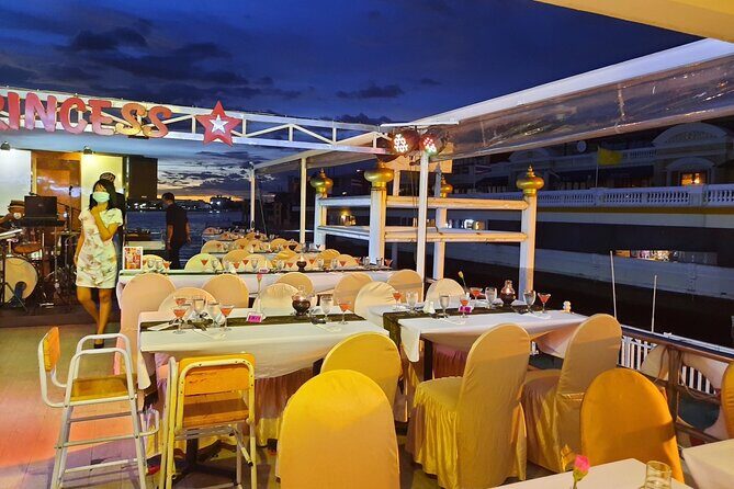 River Star Princess Dinner Cruise: Bangkok Chao Phraya River - Sailing past bridges and landmarks: what you’ll actually see
