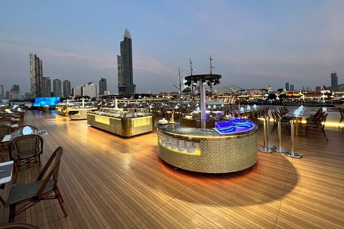 Romantic Sunset The Planet Cruise with Bangkok Night Views - The food is the main event: seafood buffet + Thai and international hot dishes