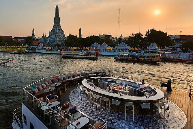 Saffron: A Luxurious Dinner Voyage on the River of Kings - Food and service: the part you’ll remember the most