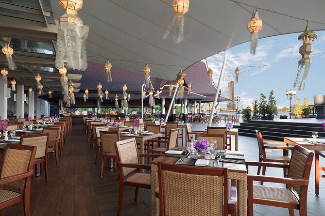 Sala Lakorn Riverside Buffet Dinner with Thai Show - The buffet plan: how to eat well with a seafood-heavy spread