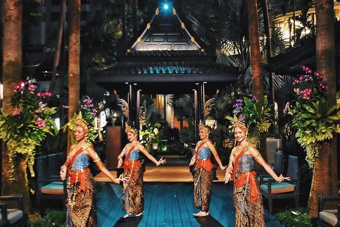 Shangri-La Hotel's Salathip Thai Restaurant Experience - Choosing your seat: river romance without the outdoor hassle