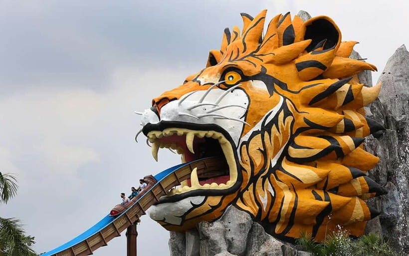 Siam Amazing Park Entry Ticket with Buffet Lunch (NON THAI) - Buffet lunch (non-Thai): what makes it useful