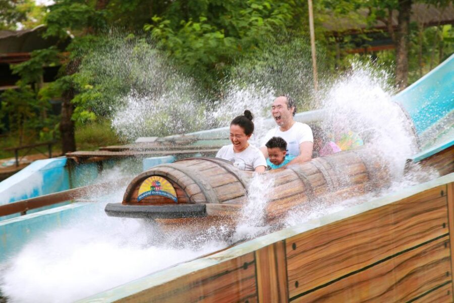 Siam Amazing Park: Water Park Ticket and Buffet Lunch - Getting there from Bangkok: taxi and bus options that save time