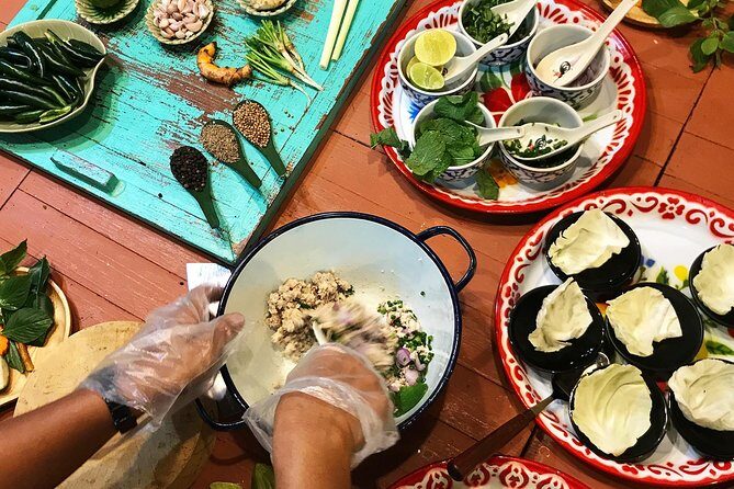 Silom Thai Cooking School with Fresh Market Tour - Key things you’ll notice right away