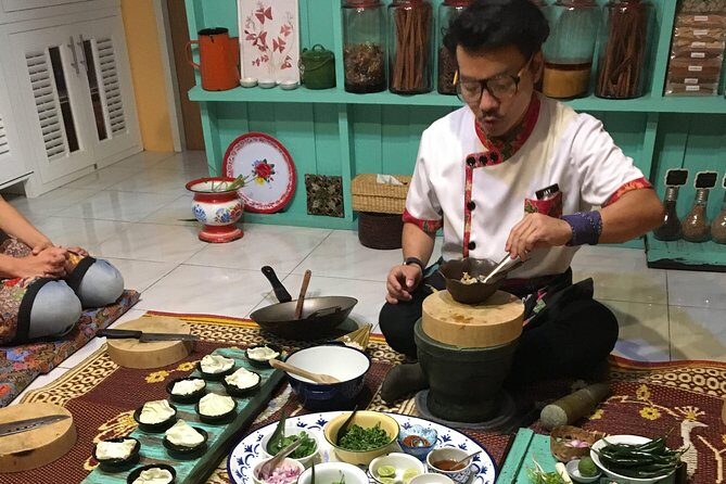 Silom Thai Cooking School with Fresh Market Tour - Instructors and setup: why the class feels easy to follow