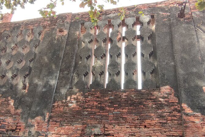 Small Group Tour to Ayutthaya Temples from Bangkok with Lunch - Stop 4: Wat Chaiwatthanaram by the river and the Angkor influence