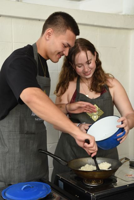 Sukhumvit: Hands-on Thai Cooking Class & Market Tour in BKK - Day-By-Day Menu: Pick the Right Schedule
